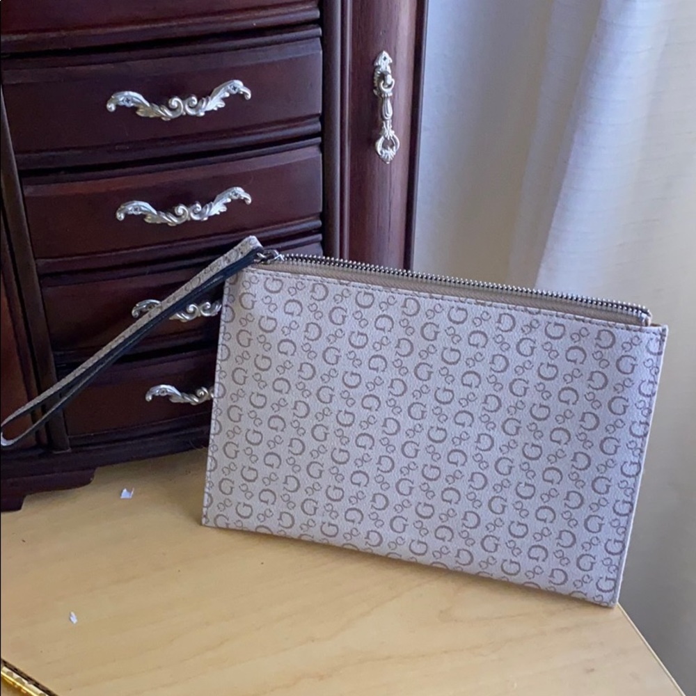 Guess bag! - Picture 3 of 3